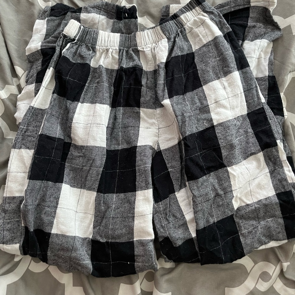 womens large black and white flannel pants
